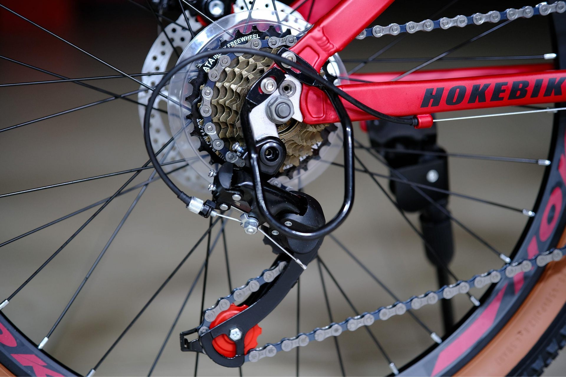 Задний переключатель Shiming TZ (аналог Shimano TZ500)
 HOKE ONE WAY 24 матовый красный-чёрный