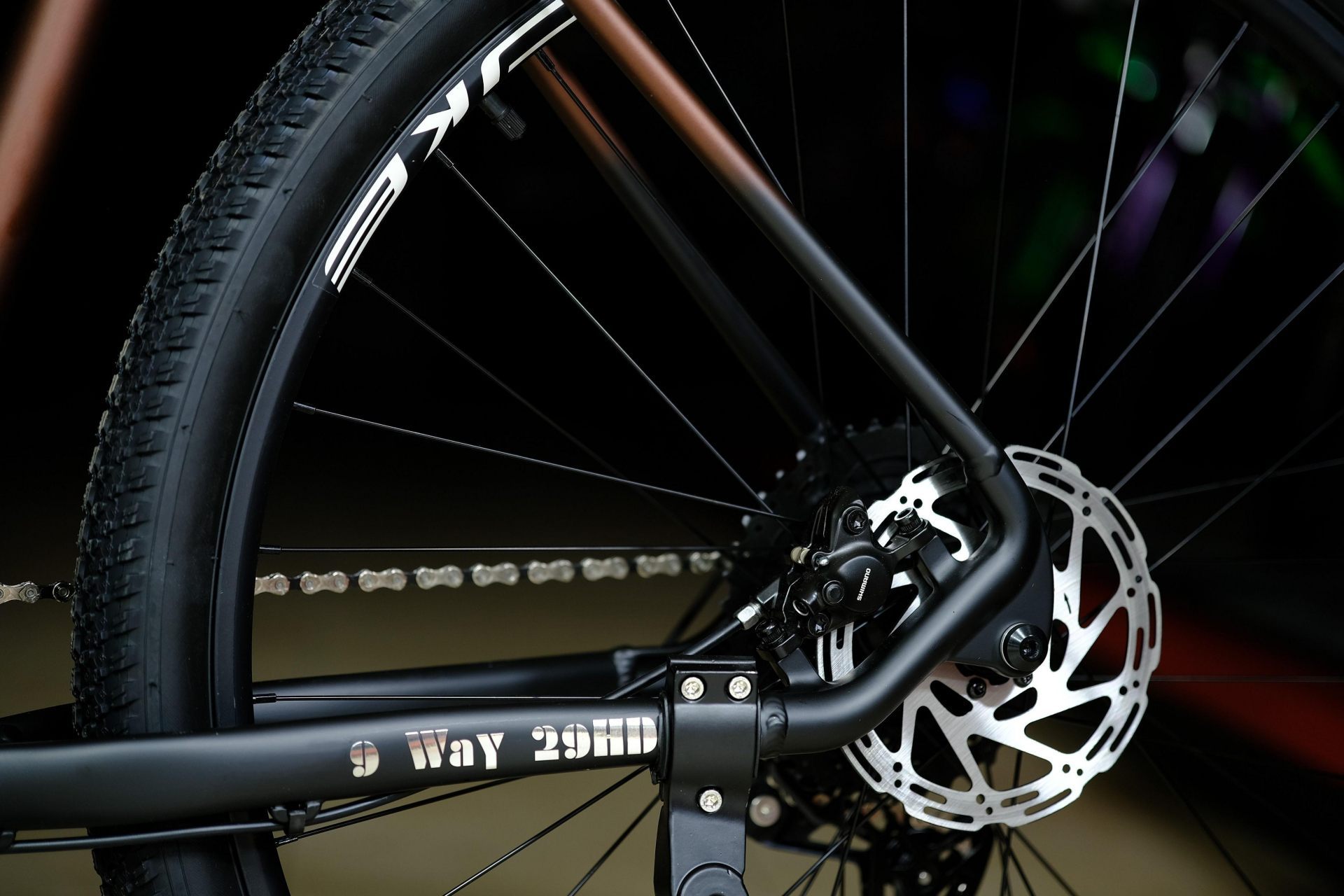 Тормоз гидравлический Shimano MT200
 HOKE 9 Way 29 HD матовый чёрный 23